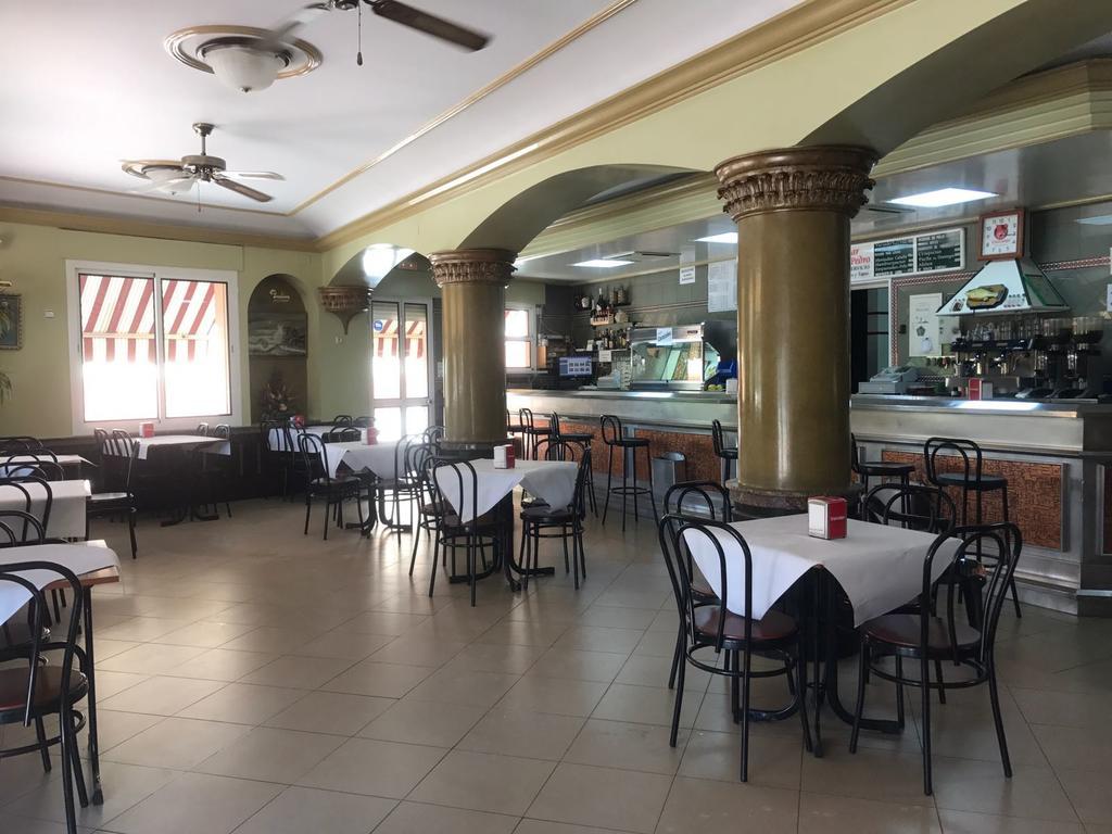 Hostal Bar San Pedro Mairena De Alcor Dış mekan fotoğraf